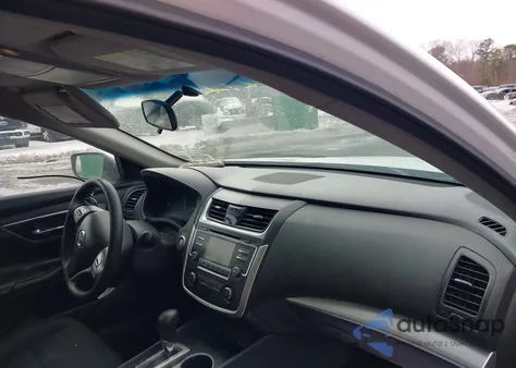 2018 Nissan Altima 2.5 S z USA, uszkodzony, nr VIN 1N4AL3AP5JC110623